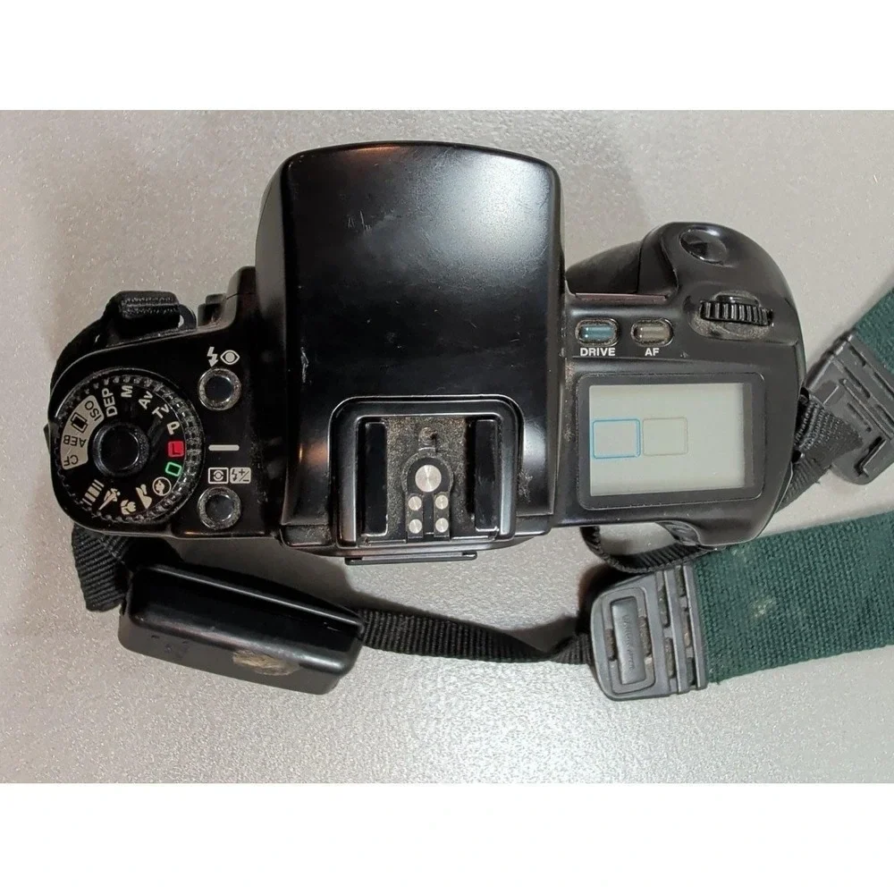 Canon EOS Elan 35mm SLR Film Camera Body Only Black Made in Japan TESTED & WORKS